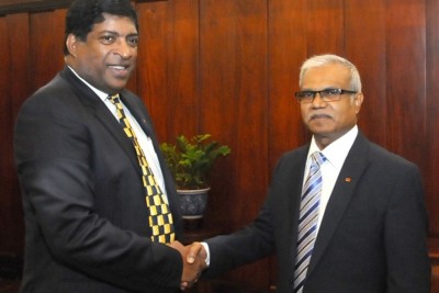 ރާއްޖެ އިން ލަންކާއަށް 25،000 ޑޮލަރު ހަދިޔާކޮށްފި