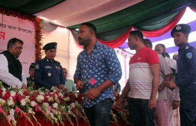 ބަންގްލަދޭޝްގެ ޑްރަގު ޑީލަރުން އަމާން ދެނީ