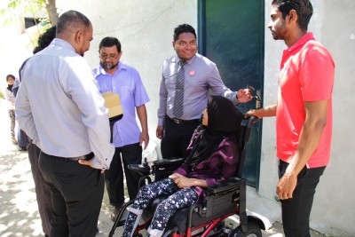 ނުކުޅެދުންތެރިކަން ހުންނަ މީހުންނަށް ބީއެމްއެލް އިން މޮޓޮރައިޒްޑް ވީލްޗެއާތަކެއް ހަދިޔާކޮށްފި