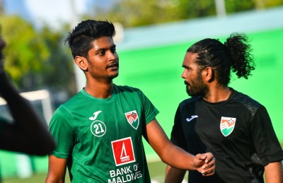 އީގަލްސްގައި ތަފާތު ދެއްކީ ހަންނަ!
