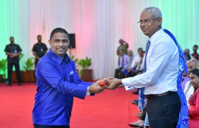 ތައުލީމު ދިނުމުގައި ދިވެހި ބަސް ބޭނުން ކުރަން ޖެހޭ: ރައީސް