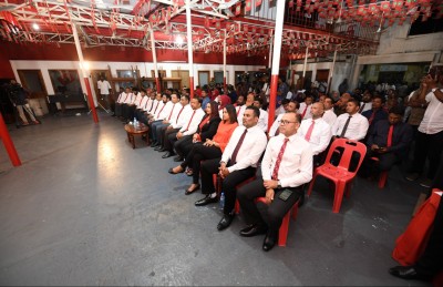 ޖޭޕީން ކުރިމަތިލީ 42 ދާއިރާ އަށް