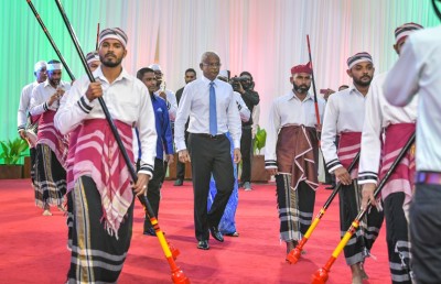 ތައުލީމު ދިނުމުގައި ދިވެހި ބަސް ބޭނުން ކުރަން ޖެހޭ: ރައީސް