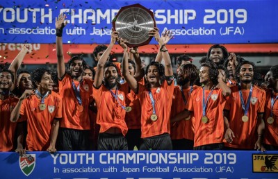 އީގަލްސް އިން ހަތަރު ވަނަ ފަހަރަށް ޔޫތު ޗެމްޕިއަންޝިޕް ކާމިޔާބުކޮށްފި