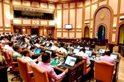 ތެލުން ނަގާ ޑިއުޓީގެ ފަސް ޕަސެންޓް ކުޑަކުރަން ފާސްކޮށްފި