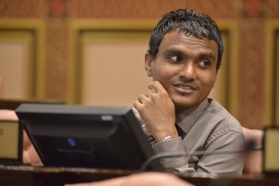 ޕީޕީއެމްގެ ކައުންސިލް މެމްބަރުކަމުން މެމްބަރު އަބުޅޯ ވަކިވެވަޑައިގެންފި