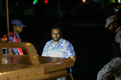 އަނިލްގެ ލަފައެއް، ޒިންމާއެއް ވެސް ނެތް؟