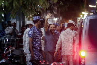 އިމްރާންވެސް އަނބުރާ ޖަލަށް ގެންގޮސްފި