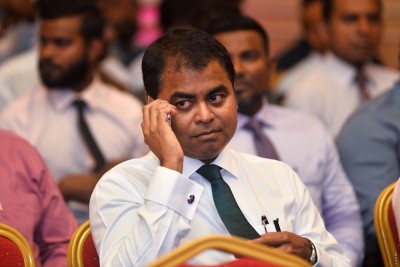 މައުމޫން އުޅުއްވަނީ ރައީސް ޔާމީނަށް އޮތް ތާއީދު ގެއްލުވާލަން: މިނިސްޓަރު ޠާރިޤު