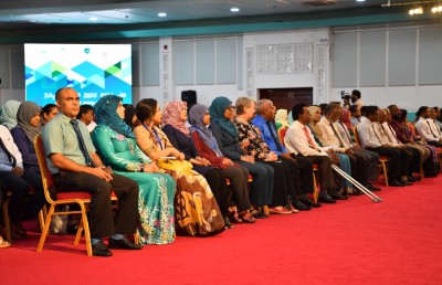 ގައުމު މިވަނީ ރިވެތި އަހުލާގަށް ބޭނުންވެފައި: ފަސްޓްލޭޑީ