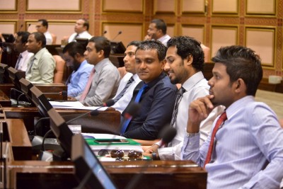 މުއްދަތެއް ނެތްގޮތަށް މަޖިލީހުގެ ޖަލްސާތައް ފަސްކޮށްފި