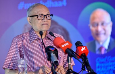 ވަކި ޕާޓީއަކަށް މަޖިލިހުގެ މެޖޯރިޓީ މުހިއްމެއް ނޫން: މައުމޫން