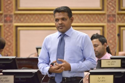 މެމްބަރުންގެ ގޮނޑި ގެއްލުނު ކަމަށް އީސީ އިން ނިންމީ ބަލަންވާވަރަށް ނުބަލައި: މެމްބަރު ނަޝީދު