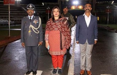 ބަގްކޮށްފައި ހުރިތޯ ބަލަން ޕައިލެޓުގެ ހަށިގަނޑު ސްކޭން ކުރަނީ