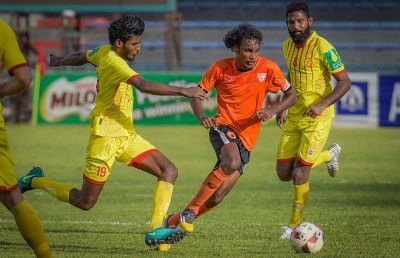 ހިސާމް އާއި އިންމަ އީގަލްސް އަށް ސޮއިކޮށްފި