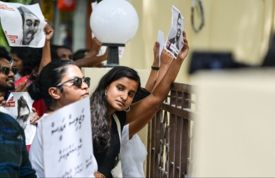 ކޮރަޕްޓް މެމްބަރުން ހުއްޓުވޭނީ ރައްޔިތުންނަށް!