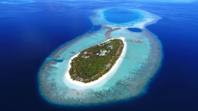 ރިސޯޓެއް ތަރައްގީކުރަމުންދާ ރަށެއްގައި ބިދޭސީއަކު ހިފަހައްޓައި އަނިޔާ ކޮށްފި