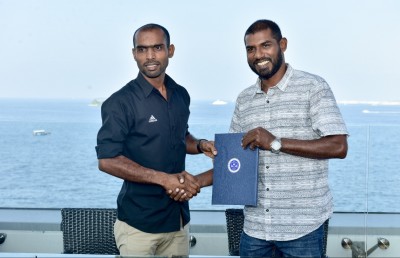 މުސާރަ މައްސަލަ ނުނިމި ލަސްވާތީ އިމްރާން ކަންބޮޑުވެއްޖެ