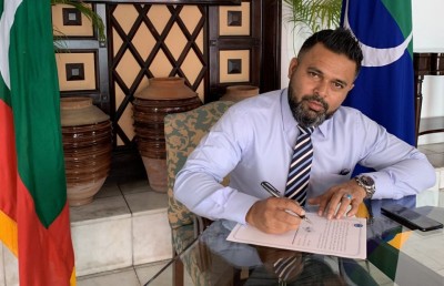 ޔާމީނަށް އުފުލި ދައުވާ އަނބުރާ ގެންދިއުމަށް ގޮވާލާ ގަރާރެއް މަޖިލިހަށް