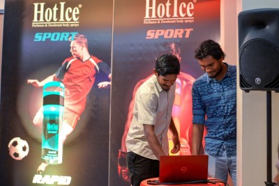 ޕޮއިސް އިން ''ހޮޓް އައިސް''ގެ ސްޕޯޓްސް ބޮޑީ ސްޕްރޭ ތައާރަފްކޮށްފި