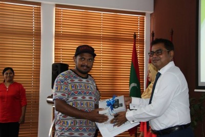 ފެނުގެ ދުވަހާ ގުޅިގެން ބޭއްވި ފޮޓޯ މުބާރާތުގެ އެއްވަނަ ޔާސިފަށް
