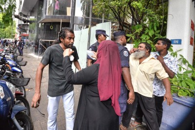މުޒާހަރާއާ ގުޅިގެން 17 މީހަކަށް އޭޑީކޭއިން ފަރުވާދީފައިވޭ: އެޗްއާރްސީއެމް