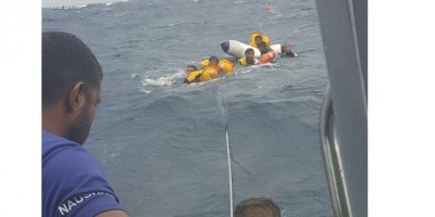 ލޯންޗެއް އަޑިއަށްގޮސް ކަނޑުވި މީހުން ސަލާމަތްކޮށްފި