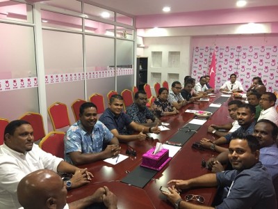 މަހެއްހާ ދުވަހަސްފަހު މަޖިލިސް ފަށާތީ، ޕީޕީއެމް ޖޮއިންޓް ޕީޖީގެ ބައްދަލުވުމެއް!