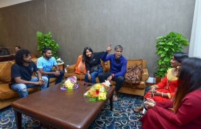 މިލިންދު ސޯމަން ރާއްޖޭގައި: "ރީތި ގައުމެއް، ދުވެލަން ވެސް އަންނަން ޖެހޭ ތަނެއް"