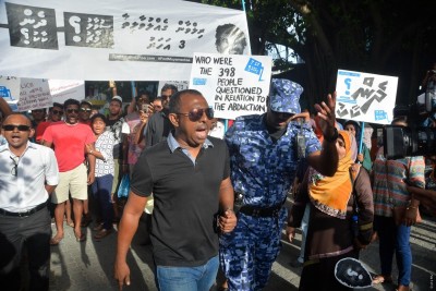 މަހުލޫފާއި އާޒިމް ދޫކޮށްލައިފި