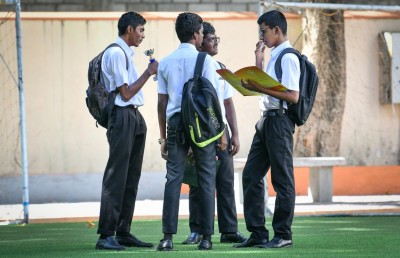 ފޮތް ދަބަސް ހަމަ ބަރު، ހައްލެއް ނެތީތަ؟