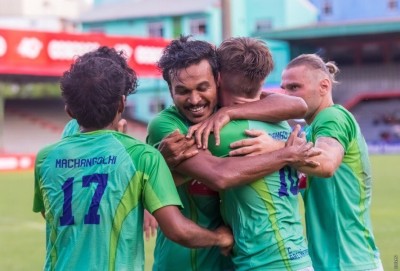ތިނަދޫ އަތުން ހޯދި ތިން ޕޮއިންޓާއެކު ގްރީން ގޮވައިގެން ސޮބާ ކުރިއަށް