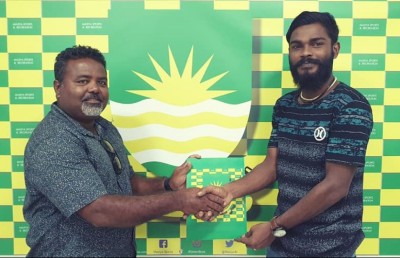 އިރޭ މާޒިޔާއާ އެކު ކޮންޓްރެކްޓް އާ ކޮށްފި