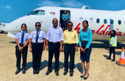 އަންހެނުންގެ ދުވަހު، އަންހެން ކްރޫންނާ އެކު ރައީސް އައްޑު އަށް
