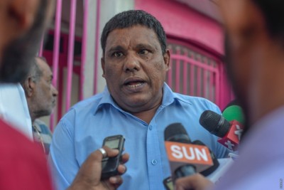 ރައީސް ޔާމީން ވެރިކަމުން ބޭރުކުރަން ގޮވާލުމުން މުސްފަތާ ފުލުސް އޮފީހަށް ހާޒިރުވާން އަންގައިފި