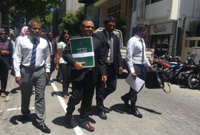 ޕެޓިޝަނަކާ އެކު ބަންޑާރަ ނައިބަށް ބޮޑު ގާނޫނު އަސާސީއެއް ހުށަހަޅައިފި