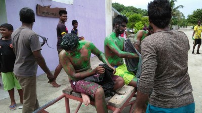 މޮޅަދޫ ކައުންސިލަރެއް އީދު ނަމާދަށް ނުދިޔުމުން ރައްޔިތުން ދިނީ އަދަބު!