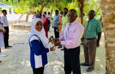 ޕްލާސްޓިކާ ދެކޮޅު ނަމޫނާ ދަރިވަރުން