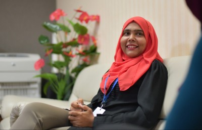 އޭޑީކޭގައި ދަރިންނާ އެކު!