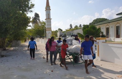 ޕްލާސްޓިކާ ދެކޮޅު ނަމޫނާ ދަރިވަރުން