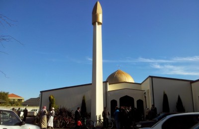 ދިވެހިން ވެސް ދިރިއުޅޭ ކްރައިސްޗާޗުގެ ދެ މިސްކިތަކަށް ހަމަލާދީ އެތައް ބަޔަކު މަރާލައިފި