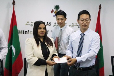 ޗައިނާއިން ޔޫތު މިނިސްޓްރީއަށް 22،000 ޑޮލަރު ހަދިޔާކޮށްފި