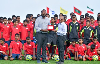 އޭދަފުށީގައި އެޅި މަތީ ފެންވަރުގެ ޓާފް ދަނޑު ހުޅުވައިފި