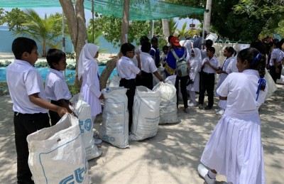 ޕްލާސްޓިކާ ދެކޮޅު ނަމޫނާ ދަރިވަރުން
