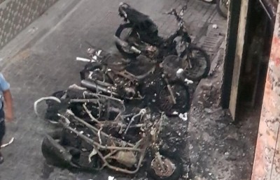 ސައިކަލުތައް ރޯކޮށްލީ ހެލްމެޓް އަޅައިގެން ތިބި ދެ މީހަކު: ފުލުހުން