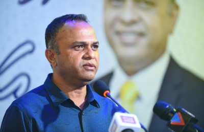 އަނދުން ހުސެއިނާ އޭސީސީން ސުވާލުކޮށްފި