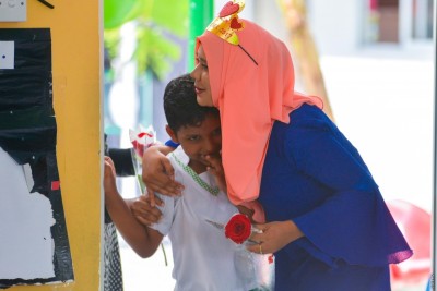 ޝުކުރު އަދާކުރިޔަަސް، ޓީޗަރުން ކުރާ ހިދުމަތުގެ އަގު އަދާނުކުރެވޭނެ: މިނިސްޓަރު