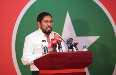 މަޖިލީހުގައި ތިބެންވީ "މިލިއަނަރުން"، ނުވިކޭނީ އޭރުން: ގާސިމް
