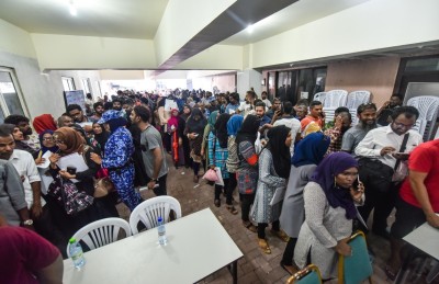 ބިކަވެފައި ތިބި މާލޭ މީހުން!