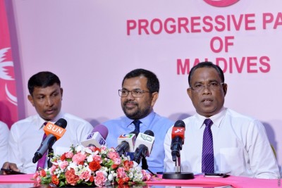 ރިޔާޒަށް ކުރި މަލާމާތަށް އަދުރޭގެ ރައްދު: އައިޑީ ކާޑުން މިހާރު ޑޮލަރު ނެގޭނެ!